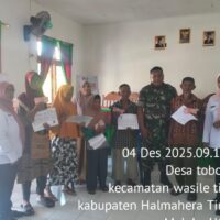 Babinsa Koramil 1505-02/Wasile Dampingi Warga Terima Bantuan Uang Tunai