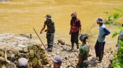 TNI Bangun Jembatan Gantung 80 Meter Untuk Percepat Mobilitas Warga Sukabumi
