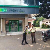 Antisipasi Kejahatan, Bripda Komarudin Jalin Komunikasi Intens dengan Petugas Keamanan