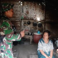 Sentuhan Humanis Babinsa Candipuro Bantu Pulihkan Moral Warga Pengungsian Lahar Semeru