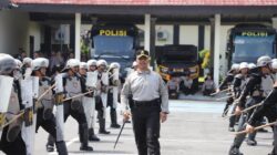 Panas terik tak halangi semangat berlatih , Para PJU dan Kapolsek Jajaran Polres Kediri