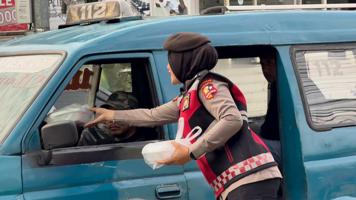 Korsabhara Baharkam Polri Konsisten Gelar "Jumat Berkah" untuk Warga Depok