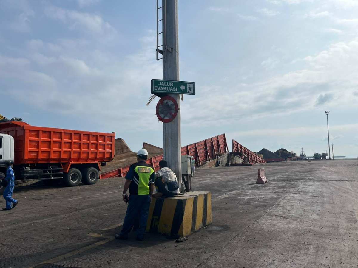 Kapal Patah Saat Bongkar Muat, Pengawasan Pelabuhan Probolinggo Dipertanyakan