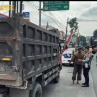 Bahayakan Pengendara, Truk Material Tanpa Penutup Jadi Atensi Polres Probolinggo Kota