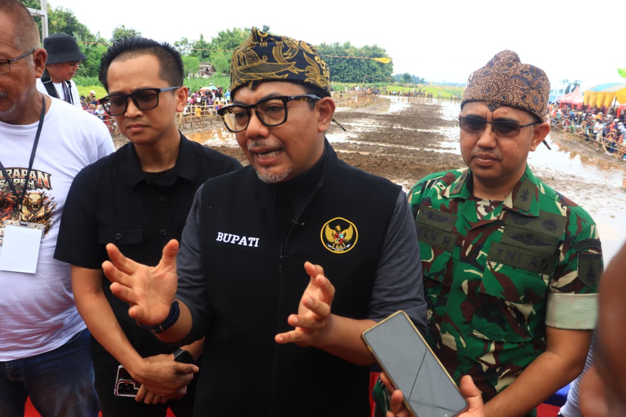 Dandim 0820 dan Bupati Probolinggo Nilai Kerapan Sapeh Sakak Perkuat UMKM dan Pariwisata Lokal