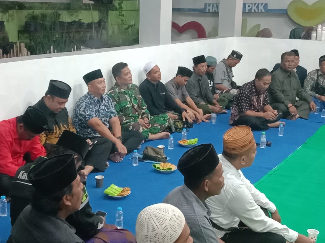 Danramil 0820/02 Wonoasih menghadiri Kegiatan Selamatan Desa dan Tasyakuran Akhir Tahun 2025 Danramil 0820/02 Wonoasih menghadiri Kegiatan Selamatan Desa dan Tasyakuran Akhir Tahun 2025