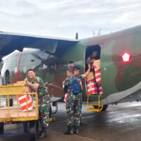 Dengan Metode Airdrop, TNI Kembali Suplai Logistik ke Wilayah Terisolasi Aceh Tamiang