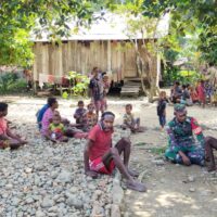 Babinsa Pos-Ramil 1714-07/Fawi Bangun Kedekatan Dengan Masyarakat Binaanya Lewat Komsos