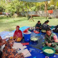 TNI Operasikan Dapur Lapangan di Langkat untuk Bantu Warga Terdampak Banjir