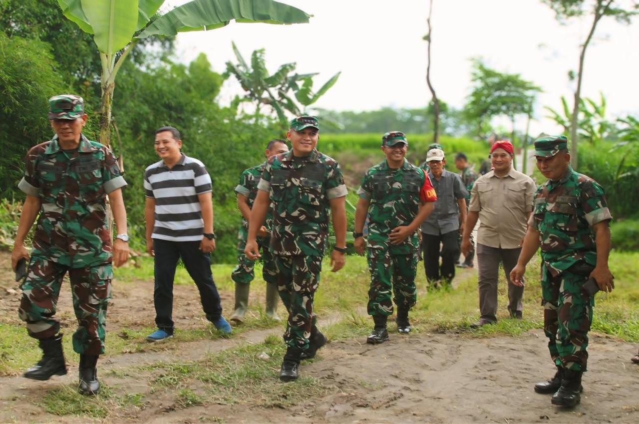 Danrem 081/DSJ kunjungi Lokasi Sasaran Pembangunan Jembatan Perintis Garuda Di Blitar Danrem 081/DSJ kunjungi Lokasi Sasaran Pembangunan Jembatan Perintis Garuda Di Blitar