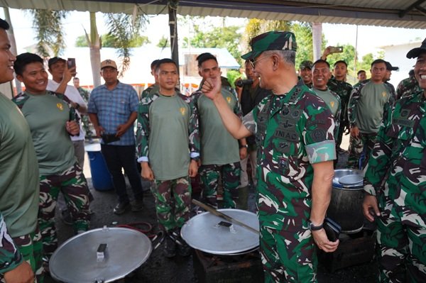 Kasum TNI Tinjau Pembangunan Hunian Sementara di Desa Napa Tapanuli Selatan