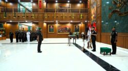 Perkuat Regenerasi Kepemimpinan Gubernur Akmil Pimpin Sertijab dan Tradisi Warga