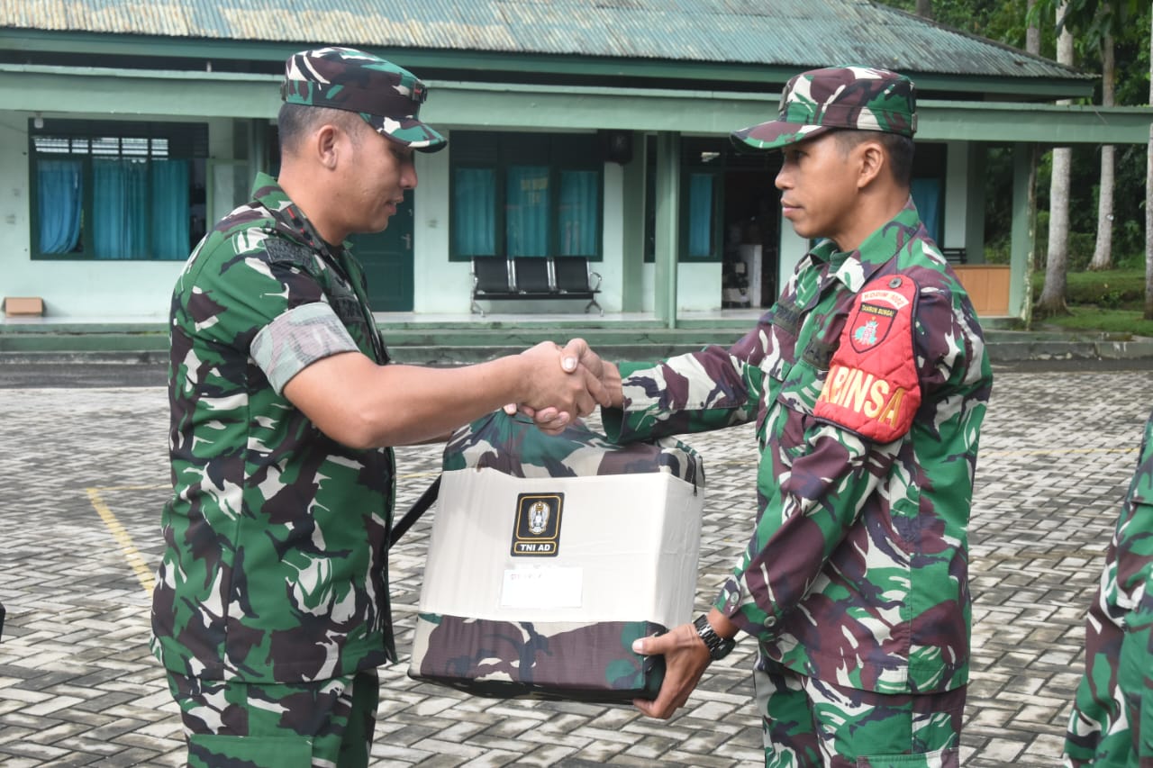 Perhatian Pimpinan TNI AD, Prajurit Kodim 1002/HST Terima Kaporlap Perhatian Pimpinan TNI AD, Prajurit Kodim 1002/HST Terima Kaporlap