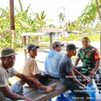Peduli Warga Binaan, Babinsa Koramil 1505-02/Wasile Gencarkan Komsos Musim Hujan