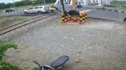 Kesigapan Kabid Humas Polda Jateng, Selamatkan Mobil Mogok dari Perlintasan Kereta Api