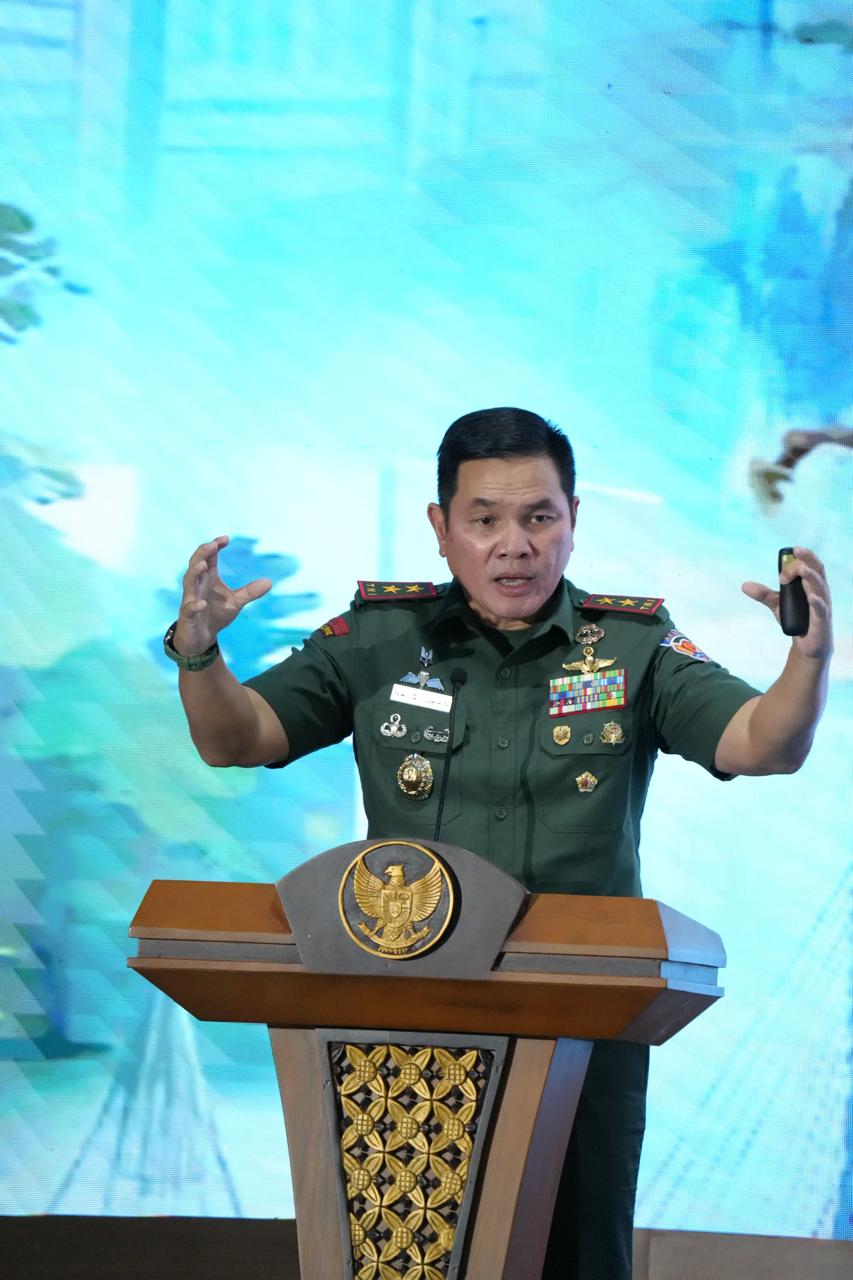 Gubernur Akmil Beri Pembekalan Geopolitik kepada Peserta Retreat SIG