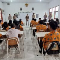 Cegah Gangguan Kamtibmas, Satbinmas Polres Probolinggo Gencarkan Binluh hingga Sekolah di Sukapura