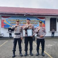 Peran Humanis Polairud Diapresiasi, Kapolres Probolinggo Kota Beri Penghargaan atas Evakuasi Korban Tenggelam