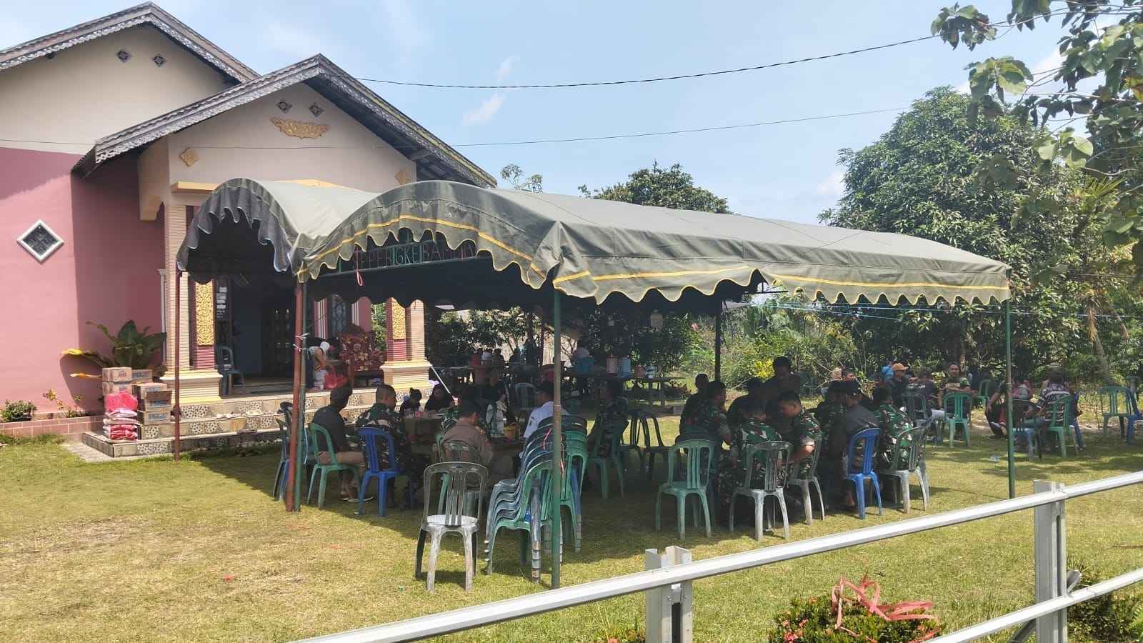Komandan Kodim 1008/Tabalong Berikan Dukungan Moril kepada Anggota yang Berduka Komandan Kodim 1008/Tabalong Berikan Dukungan Moril kepada Anggota yang Berduka