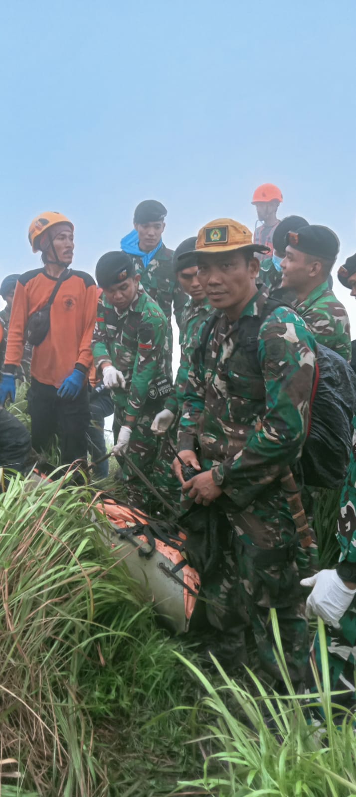 Prajurit TNI Menembus Medan dan Cuaca Ekstrem, Berhasil Temukan Seluruh Korban Pesawat ATR 42-500