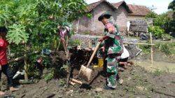 Hujan Deras dan Banjir Rusak Jembatan Desa Matekan, Koramil Besuk Turun Tangan