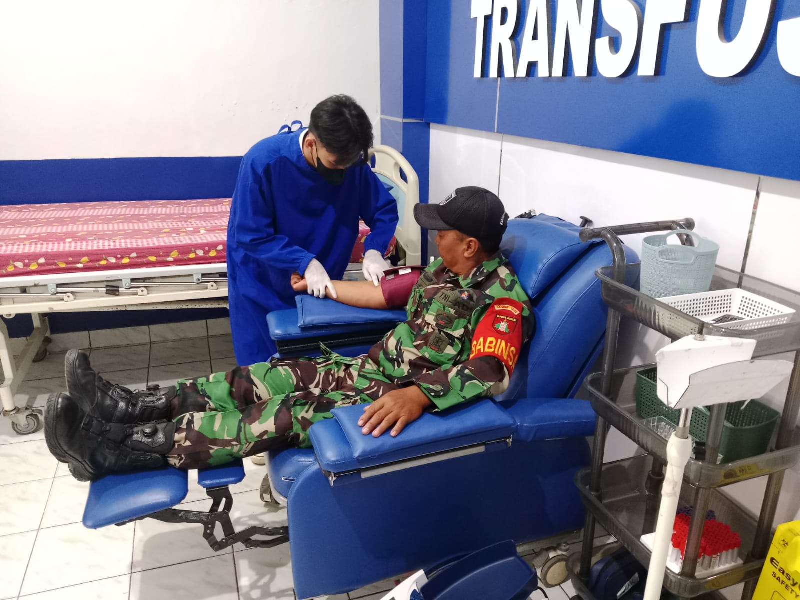 TNI Hadir untuk Rakyat, Babinsa Koramil Barabai Laksanakan Donor Darah TNI Hadir untuk Rakyat, Babinsa Koramil Barabai Laksanakan Donor Darah