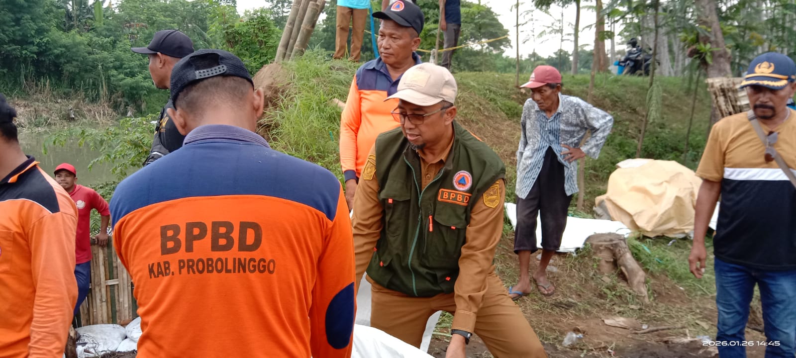 BPBD Probolinggo Libatkan Lintas Sektor Tangani Tanggul Jebol di Pajarakan BPBD Probolinggo Libatkan Lintas Sektor Tangani Tanggul Jebol di Pajarakan