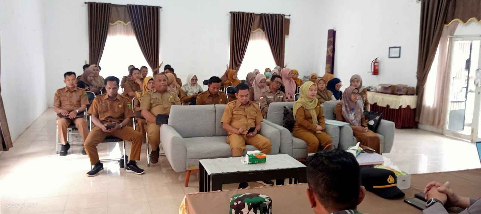 Perkuat Koordinasi Penanganan Stunting, Babinsa Koramil 1008-04 Hadiri Rapat Kecamatan Perkuat Koordinasi Penanganan Stunting, Babinsa Koramil 1008-04 Hadiri Rapat Kecamatan