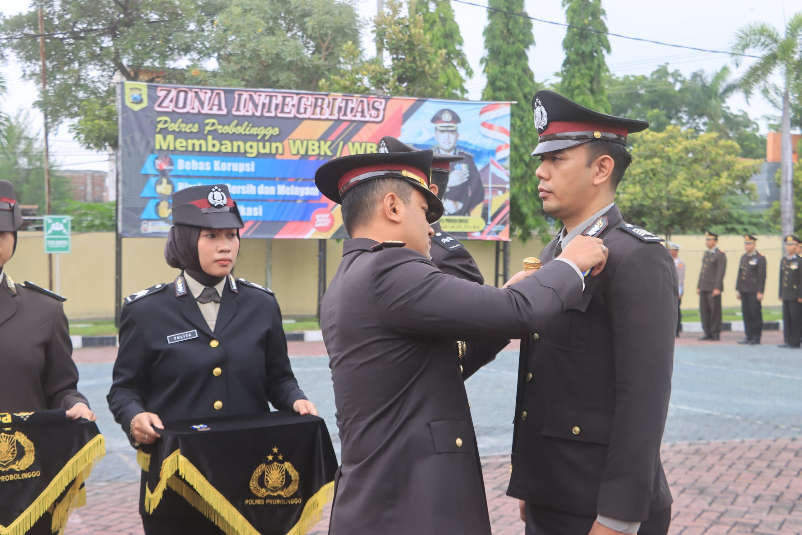 Negara Apresiasi Pengabdian Personel Polri, Polres Probolinggo Gelar Upacara Satyalencana Negara Apresiasi Pengabdian Personel Polri, Polres Probolinggo Gelar Upacara Satyalencana