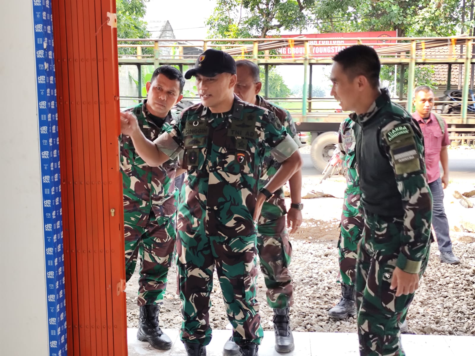 Kapok Sahli Kodam V / Brawijaya Melakukan Peninjauan Program Koperasi Desa/Kelurahan Merah Putih