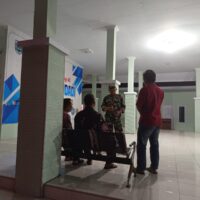 Babinsa Koramil 0820-16/Paiton Gelar Komsos, Ajak Warga Sukodadi Jaga Keamanan Lingkungan