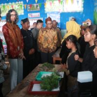 Penerapan Pembelajaran Kelas Rangkap dan Terdiferensiasi Dongkrak Literasi dan Numerasi di Sekolah Pegunungan Kabupaten Probolinggo