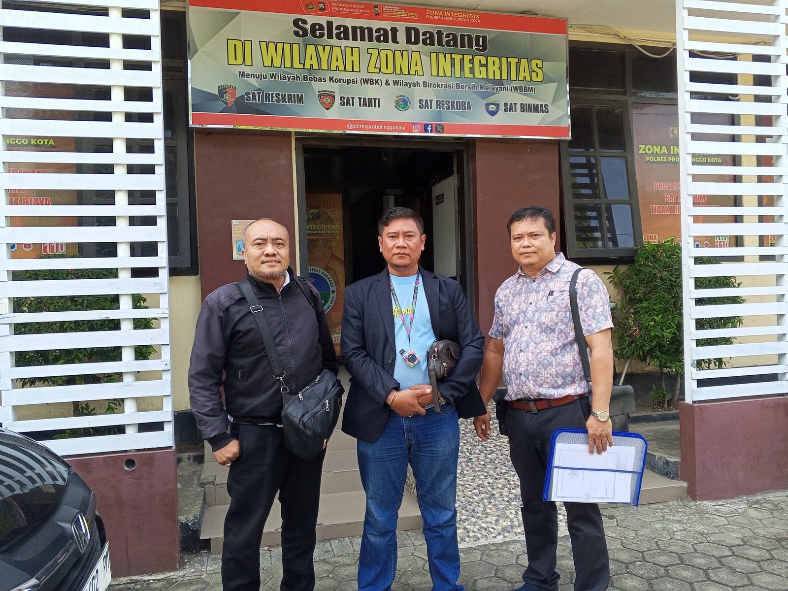 Kuasa Hukum Dampingi Pemilik Rumah Laporkan Sengketa ke Polres Probolinggo Kota Kuasa Hukum Dampingi Pemilik Rumah Laporkan Sengketa ke Polres Probolinggo Kota