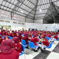 Panglima TNI Dampingi Presiden Prabowo Resmikan 166 Sekolah Rakyat