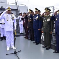 Kodaeral X TNI AL Gelar Upacara Tabur Bunga di Laut Dalam Rangka Hari Dharma Samudera 2026
