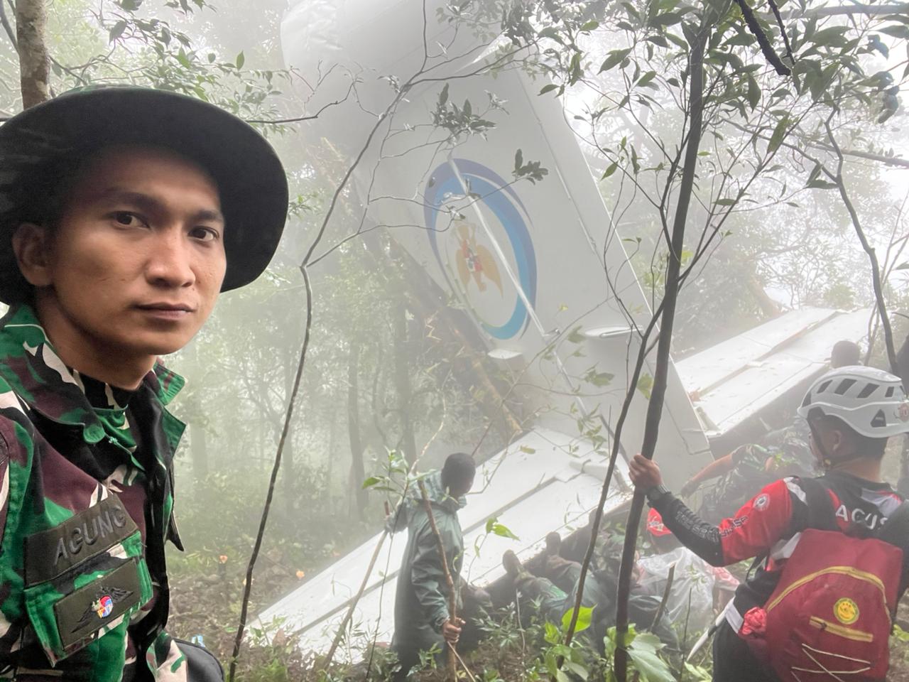 Prajurit TNI Temukan Black Box ATR 42-500