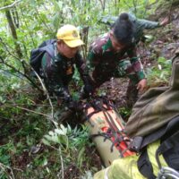 Prajurit TNI Temukan Enam Korban Kecelakaan Pesawat ATR 42-500