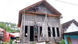 Kemanunggalan TNI Dan Rakyat, TMMD Ke 127 Kodim 0808/Blitar Bangun RTLH Warga Desa Krisik