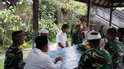 Satgas TMMD Ke 127 Kodim 0808/Blitar Laksanakan Komsos Dengan Tokoh Agama Hindu Di Desa Krisik