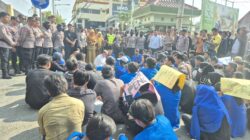 DPRD Probolinggo Tuai Kontroversi Mahasiswa Kritik Prank Ultah Ketua DPRD di Jam Kerja