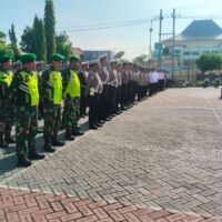 Danramil 0820-15/Pajarakan Kapten Cba Dandung Kusdiantoro Menghadiri Apel Gelar Pasukan Keselamatan Semeru 2026