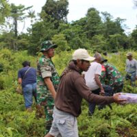 Kodim 1715/Yahukimo Gelar Karya Bakti Pembersihan Lingkungan Bersama Masyarakat