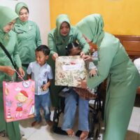 Persit Kodim Bojonegoro Gelar Anjangsana dan Salurkan Bantuan Sembako