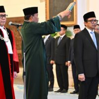 Wakil Panglima TNI Hadiri Pelantikan Hakim Mahkamah Konstitusi dan Wakil Menteri Keuangan di Istana Negara