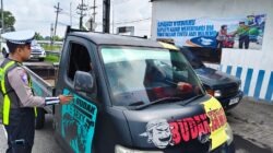 Edukasi Keselamatan Lalu Lintas Diperkuat, Satlantas Probolinggo Gelar Himbauan Simpatik di Leces