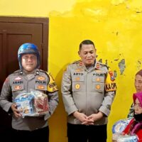 Humanis dan Membumi, Kapolres Bondowoso Bersama Polisi Viral Berbagi Kepedulian untuk Lansia Panti Werdha