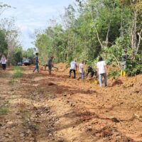 TMMD Ke-127 TA 2026 Kodim 1008/Tabalong Bangun Jalan 1.200 Meter di Desa Barimbun, Hasilnya Mulai Terlihat