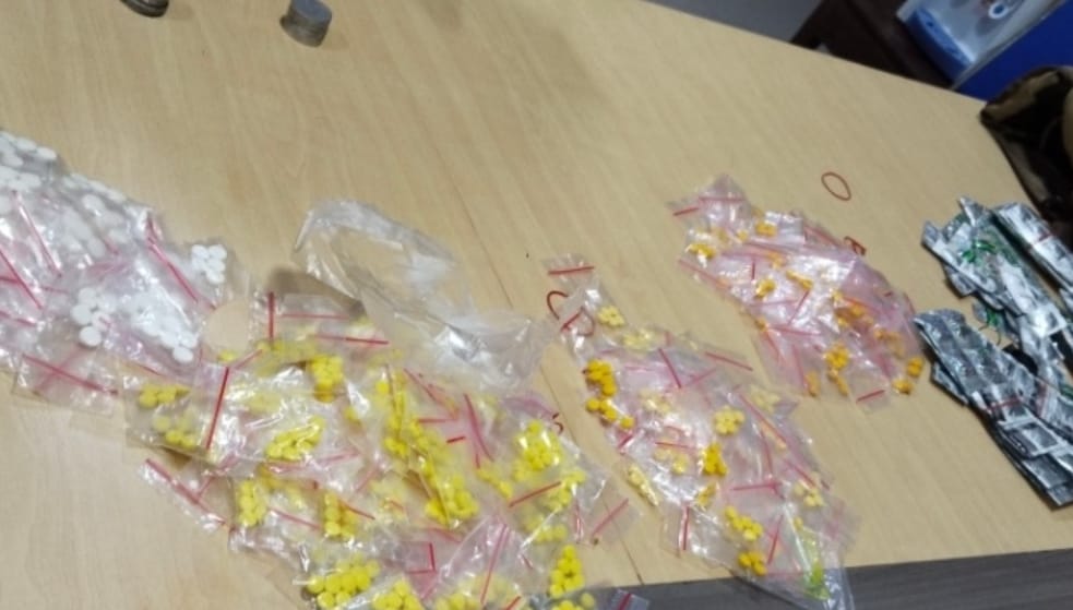 BREBES DARURAT OBAT TERLARANG: Jaringan 'Heri' Gunakan Premanisme, Jurnalis Diserang Parang! BREBES DARURAT OBAT TERLARANG: Jaringan 'Heri' Gunakan Premanisme, Jurnalis Diserang Parang!