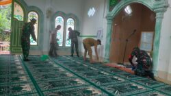 Semangat Kebersamaan, Babinsa dan Warga Kasarangan Gotong Royong Sambut Ramadhan 1447 H