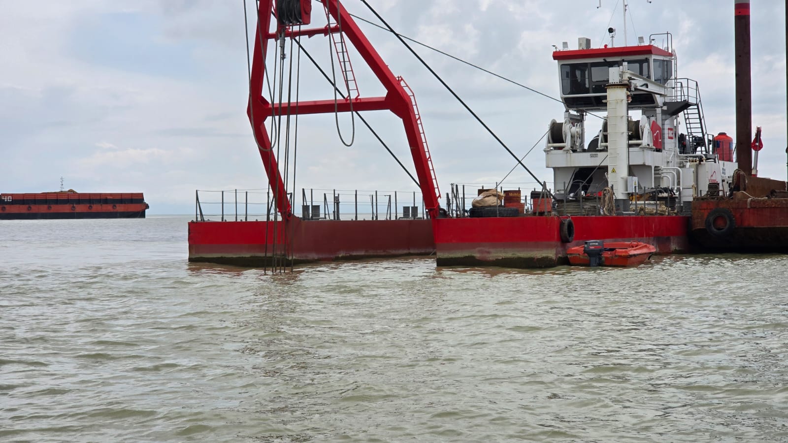 Satgas Kuala TNI-Jhonlin Bergerak Cepat, Atasi Sedimentasi Muara Kuala Penaga